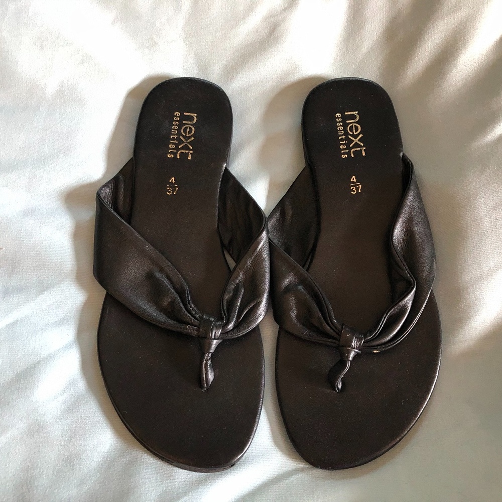 New NEXT women black flip flops US size 5